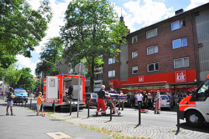 Person angefahren Koeln Gremberg Grembergerstr P10.JPG